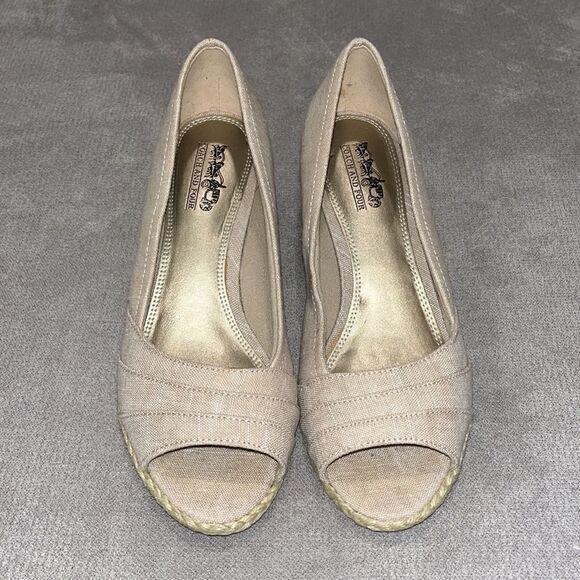 Coach and Four nude canvas 2” wedges - Picture 2 of 4